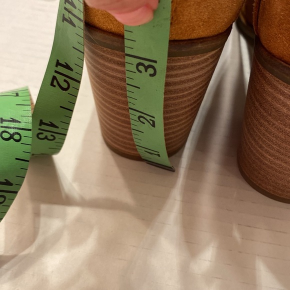 Lucky Brand Women's Tan Suede Peep Toe Booties, Size:8.5 - Picture 6 of 16